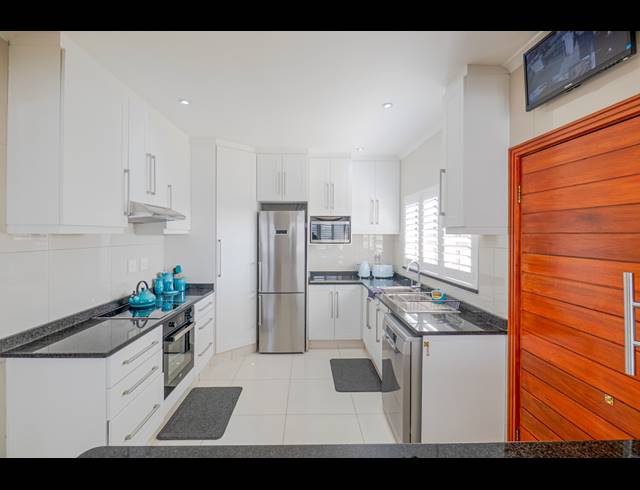 3 BEDROOM HOUSE FOR SALE IN BLUFF